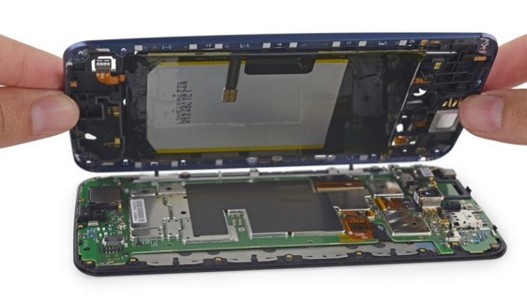 Planšetofonas Google Nexus 6 pateko po iFixit „skalpeliu“