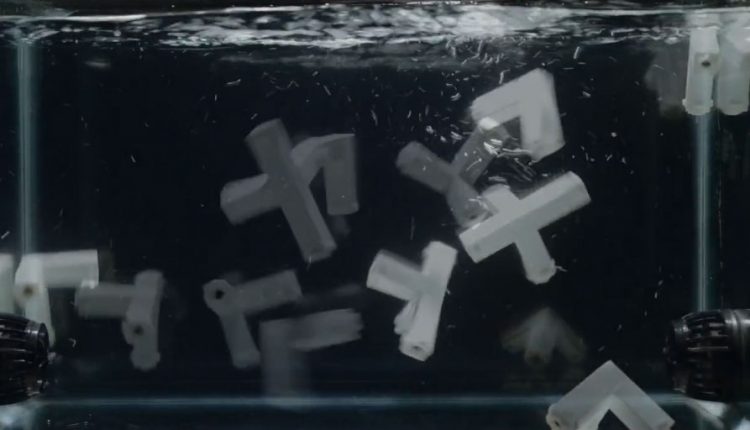 Baldai susirinks patys?