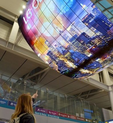LG sukūrė didesnį nei 15 metrų įstrižainės OLED ekraną