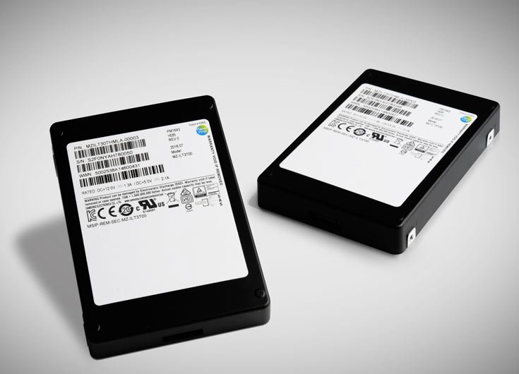„Samsung Electronics“ pristatė 64 sluoksnių Flash V-NAND atmintį ir rekordinės talpos 2,5 colių SSD