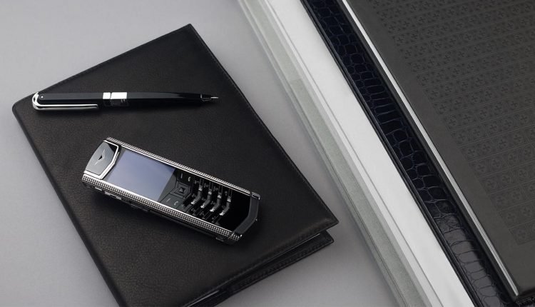 Vertu Signature
