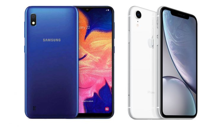 „Galaxy A10“ ir „iPhone XR“
